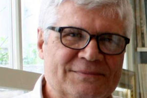 Πέθανε ο εκδότης Θανάσης Χαρμάνης