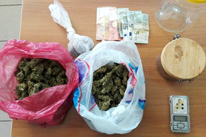 ναρκωτικά: Τον έπιασαν με την κάνναβη και τη ζυγαριά