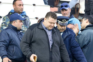 Ένταση στο τέλος με Τσάλο στις εξέδρες του “Γεντί Κο