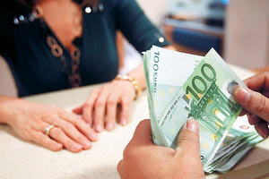 ταμιας - λεφτά