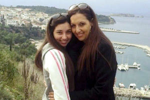 Αγκαλιασμένες και στον θάνατο μάνα και κόρη