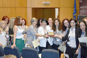 Ένας «Φιόγκος Αγάπης» δημιουργήθηκε πριν από δυόμισι χρόνια για να στηρίξει ευπαθείς κοινωνικές ομάδες