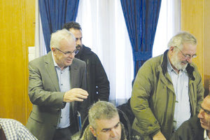 Αποστόλου καλεί αγρότες