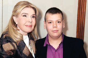 Μαντινάδες αφιέρωσε στη Μαριάννα Βαρδινογιάννη ο μικρός μαθητής από την Κρήτη που διακρίθηκε στον διαγωνισμό ζωγραφικής του Ιδρύματος.