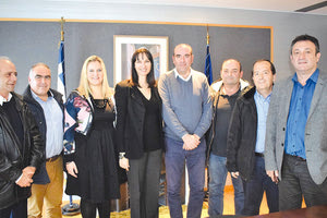 ΠΑΡΕΜΒΑΣΗ ΕΚΗ ΣΕ ΚΟΥΝΤΟΥΡΑ