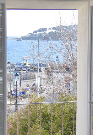 Η θέα στη Μεσόγειο