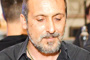 ο γνωστός Κρητικός καλλιτέχνης Γιώργης Βρέντζος (Κάτης)