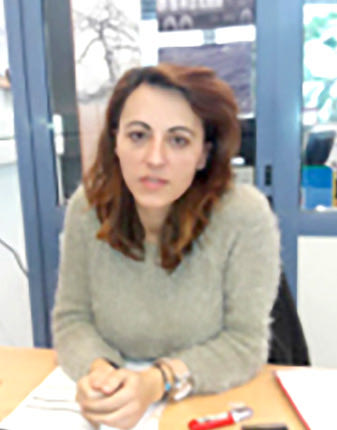 ΚΕΝΤΡΟ ΚΟΙΝΟΤΗΤΑΣ: Η κ. Ιωάννα Κύρου, συντρονίστρια Κέντρου Ένταξης Μεταναστών