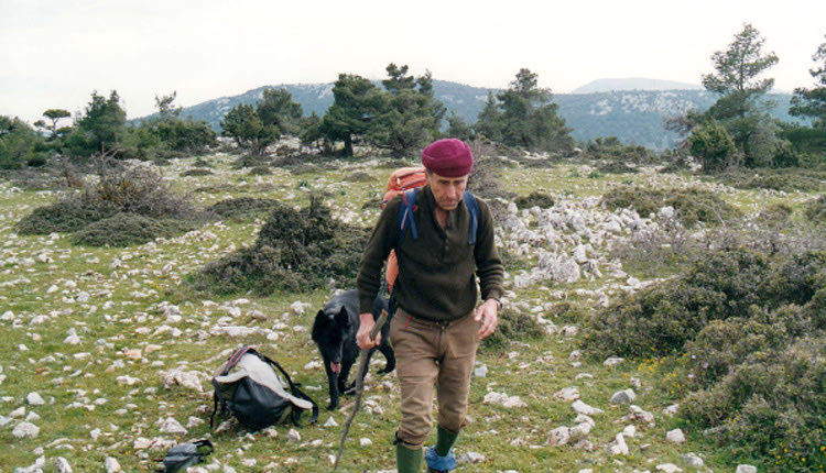 Πριν από 10 χρόνια ο εφοπλιστής, λάτρης της ορειβασίας, σώθηκε χάρη στα τρία σκυλιά του