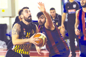 Ο Κομψέλης σε φάση από το ματς Τηγανίτης-Εργοτέλης