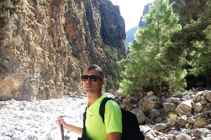 Ο κ. Λαμπράκης στο φαράγγι της Σαμαριάς