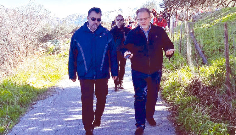 Ο Νίκος Μπουνάκης (δεξιά) μίλησε για την ανάγκη μείωσης του κόστους παραγωγής