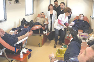 Οι λιμενικοί έδωσαν αίμα