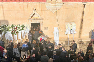 Βουβός πόνος στην κηδεία του Χρήστου