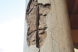 Σώζουν τους κίονες της Βασιλικής