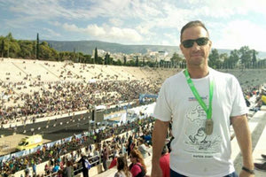 Ο Μάριος Μαρκόπουλος, νεφροπαθής που κάνει θεραπεία αιμοκάθαρσης μέρα παρά μέρα, συμμετείχε στον 35o Μαραθώνιο της Αθήνας.