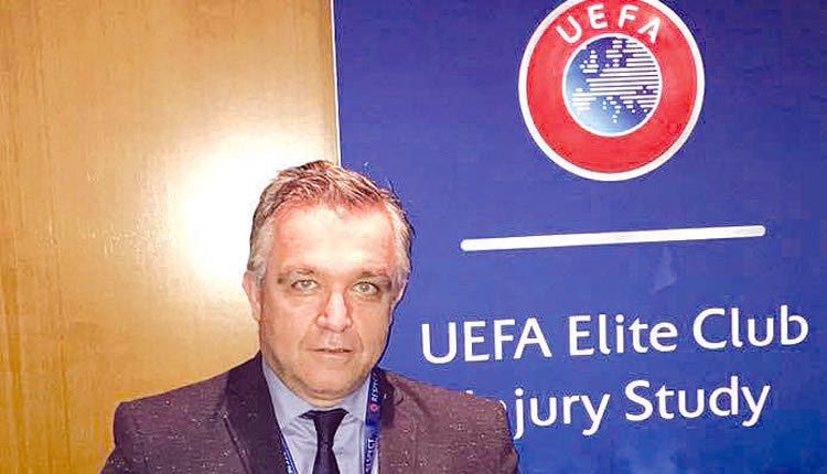 ο πρώην πρόεδρος της υγειονομικής επιτροπής της ΕΠΣΗ Χάρης Βαβουρανάκης.