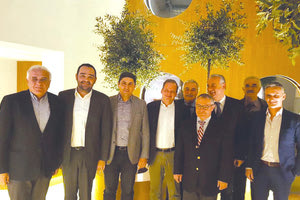 Μπορεί ο τομεάρχης Υποδομών Κώστας Καραμανλής να μην πήγε στον Δήμο Ηρακλείου, αλλά συνάντηση με στελέχη της δημοτικής παράταξης πραγματοποιήθηκε.