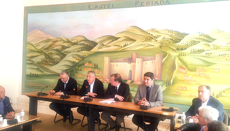 Από την επίσκεψη του τομεάρχη Νέας Δημοκρατίας στο Καστέλλι. 