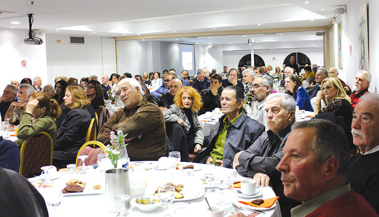 στο 9ο Περιφερειακό Συνέδριο για την Παραγωγική Ανασυγκρότηση, που πραγματοποιείται στην Πάτρα,