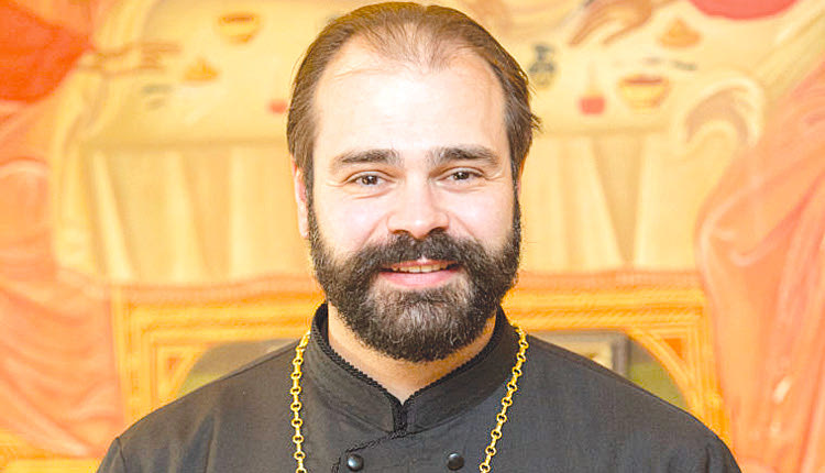 Η Ιερά Σύνοδος του Οικουμενικού Πατριαρχείου εξέλεξε χθες τον αρχιμανδρίτη-και αδελφό της Μονής Επανωσήφη Ναθαναήλ Συμεωνίδη Μητροπολίτη Σικάγου.