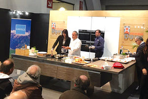 Στην κουζίνα η κ. Κουντουρά