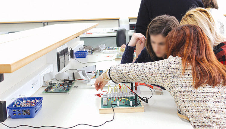 Εκατοντάδες μαθητές από σχολεία της Κρήτης πήραν μία πρώτη γεύση από το Τμήμα Επιστήμης Υπολογιστών του Πανεπιστημίου Κρήτης.