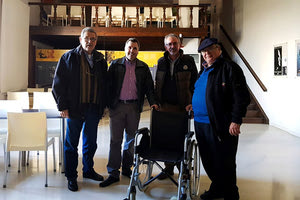 Οι Lions δώρισαν αναπηρικό αμαξίδιο