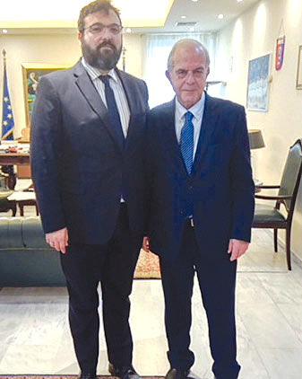  η συνάντηση που είχε χθες στην Αθήνα ο δήμαρχος Ηρακλείου Βασίλης Λαμπρινός με τον υφυπουργό Αθλητισμού Γιώργο Βασιλειάδη