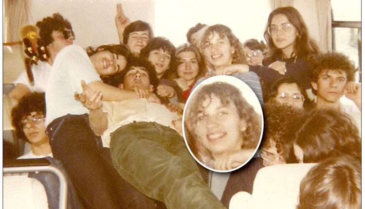 Η σημερινή υπεύθυνη του Συμβουλευτικού Σταθμού Νέων κ. Μαρία Παναγιωτάκη στο πούλμαν