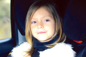 το κορίτσι στο σποτ για το Κυνήγι στο Αρκαλοχώρι