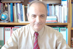 Ο κ. Χρήστος Λιονής, καθηγητής Γενικής Ιατρικής και Πρωτοβάθμιας Φροντίδας Υγείας, Τμήμα Ιατρικής, Πανεπιστήμιο Κρήτης