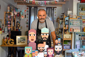 «Το μυστικό στην τέχνη είναι ο καλλιτέχνης να μην χάνει την παιδικότητά του», αναφέρει στην «Π» ο κ. Κωστής Γριβάκης