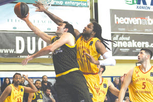 Φάση από το παιχνίδι του ΑΓΟΡ με το ΑΕΚ στο Ρέθυμνο