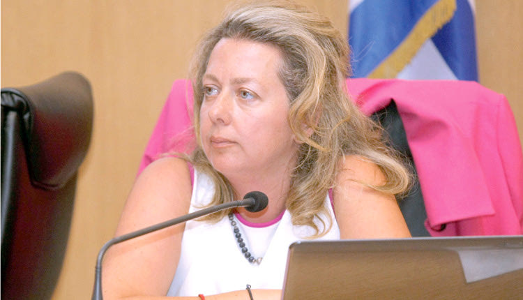 Η επίκουρη καθηγήτρια Διεθνούς Δικαίου Μαρούδα Μαρία Ντανιέλλα εξελέγη Α’ αντιπρόεδρος της νέας προσωρινής Διοίκησης του Ελληνικού Ερυθρού Σταυρού.