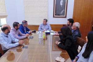 Η ανάγκη ενίσχυσης μιας σειράς υποδομών στον Δήμο Οροπεδίου Λασιθίου συζητήθηκαν στη χθεσινή συνάντηση του περιφερειάρχη Κρήτης Σταύρου Αρναουτάκη και του δημάρχου