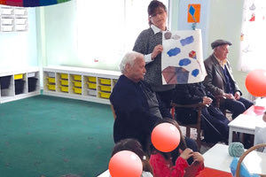 Οι παππούδες έμαθαν στα παιδιά για τις παλιές Απόκριες