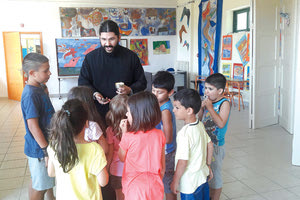 το Πολιτιστικό κέντρο της Ι. Μητρόπολης Γορτύνης και Αρκαδίας  με τον τότε νεαρό ιεροδιάκονο π. Αρσένιο Προκοπάκη