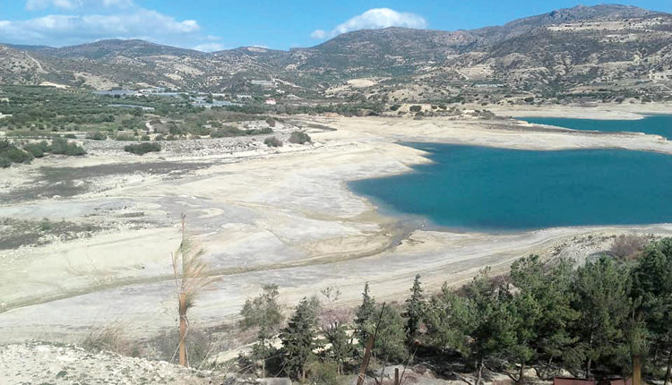 Εξαφανίζονται μέρα με τη μέρα τα ελάχιστα αποθέματα των φραγμάτων