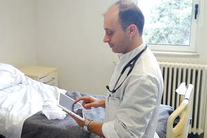 ΒΕΝΙΖΕΛΕΙΟ: Στο... τάμπλετ όλος ο φάκελος του ασθενούς!