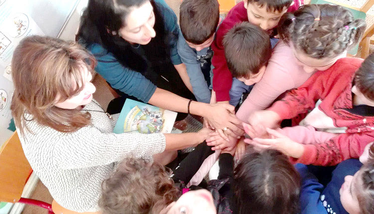 “ΕΝΩΜΕΝΟΙ ΜΠΟΡΟΥΜΕ” ΤΗΣ ΕΙΡΗΝΗΣ ΑΝΔΡΟΥΛΑΚΗ 