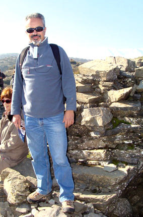 ο δρ γεωλόγος Χαρ. Φασουλάς.