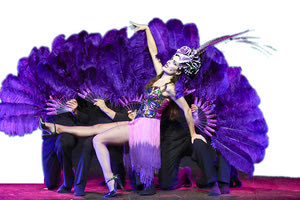 Την παράσταση «Cabaret Révolte, μια Βραδιά στον Κάτω Κόσμο», παρουσιάζει για δεύτερη χρονιά η ερασιτεχνική ομάδα χορού Εχταγή,