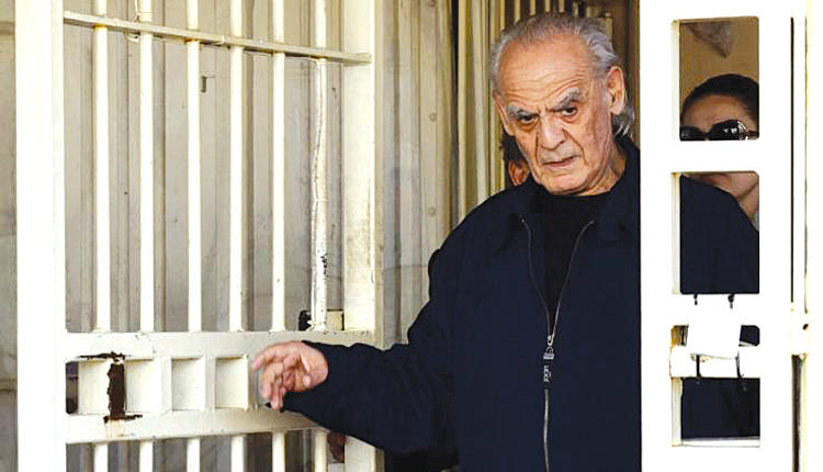Ο πρώην υπουργός Άκης Τσοχατζόπουλος στη φυλακή