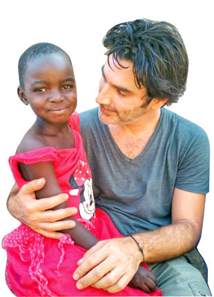 Με την 7χρονη Σάρα  που υποστηρίζει  ο Χριστόφορος