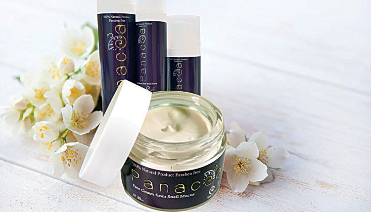 Μια νέα σειρά καλλυντικών από το έκκριμα των σαλιγκαριών 