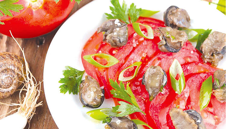 Οι κρητικοί χοχλιοί ταξιδεύουν σε τυποποιημένα βαζάκια σε 9 χώρες του κόσμου