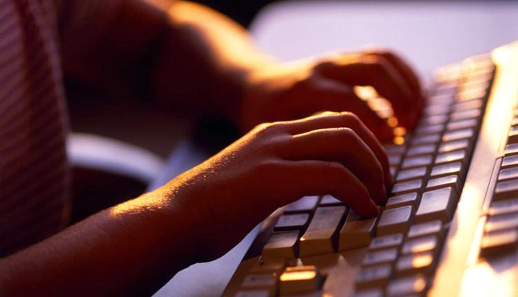 στον υπολογιστή