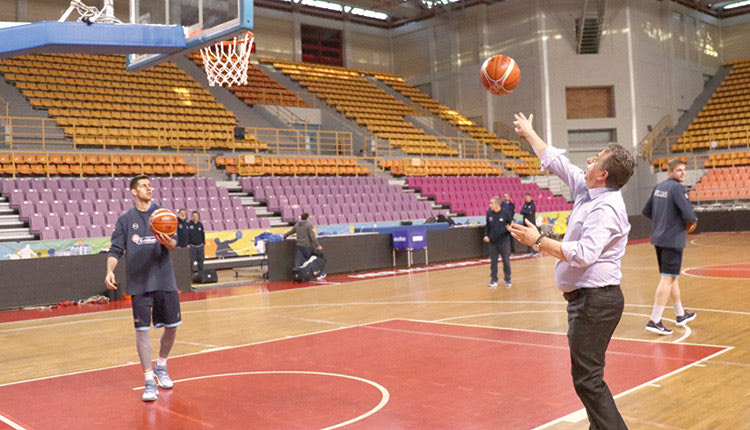 Άψογο στιλ από τον περιφερειάρχη  στην προπόνηση της Εθνικής