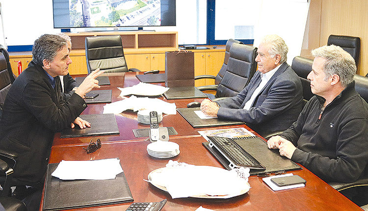 Ο υπουργός Οικονομικών στα Πλαστικά Κρήτης